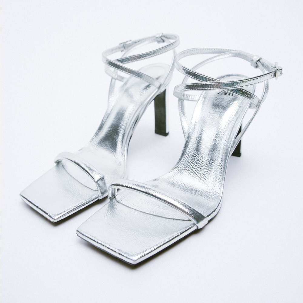 NWT. Zara Silver Metallic Strappy Criss Cross Heeled Sandals. Size 6,5. - Picture 4 of 7